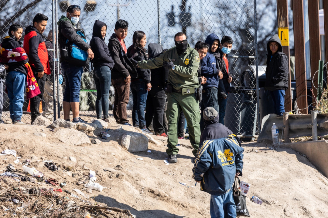 Civil Rights Group Says Holds Biden Admin Accountable for US Border Crisis