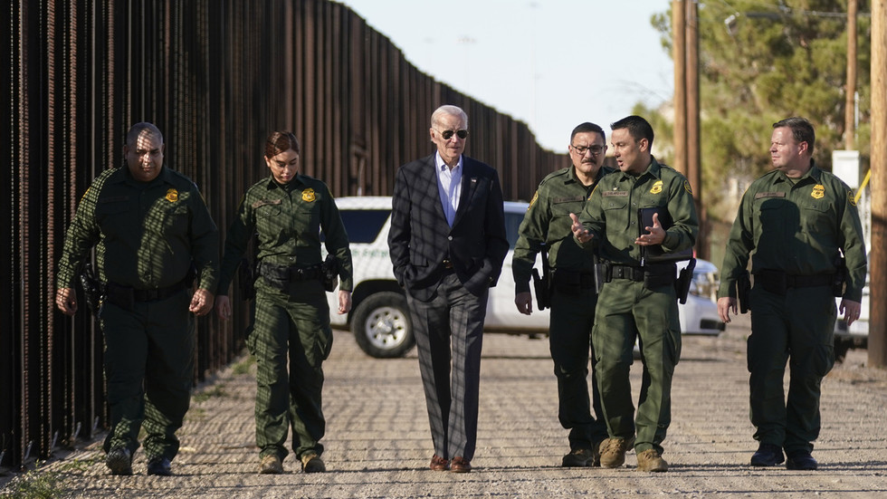 Biden accused of ‘stage-managed’ border tour