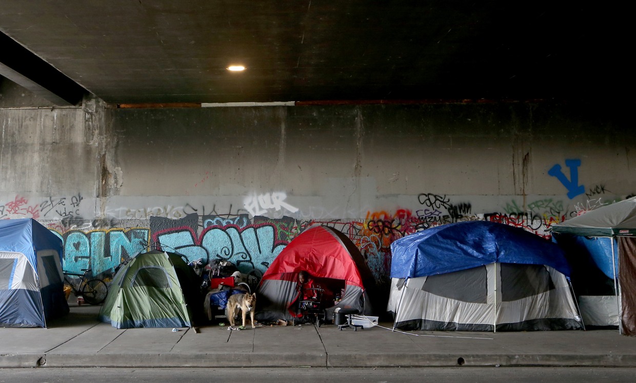 California city bans people from living in tents amid homeless crisis