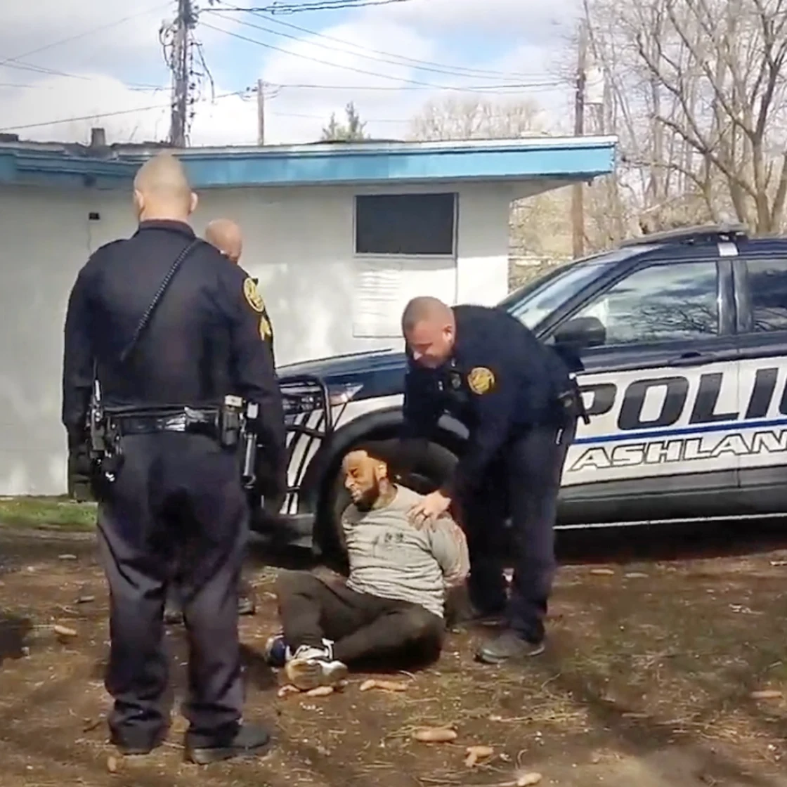 Video shows police in Kentucky were asked toget medical care for man who died in custody