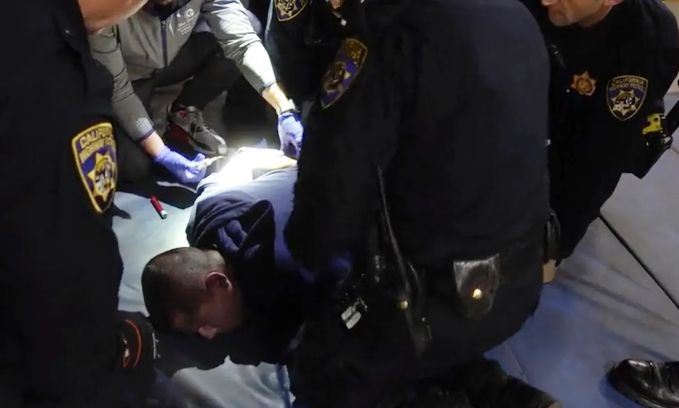 7 California officers, nurse chargedwith involuntary manslaughter in 2020 death of man incustody