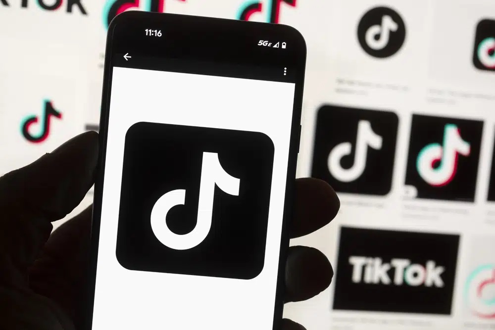 White House: No more TikTok on gov’t devices within 30 days