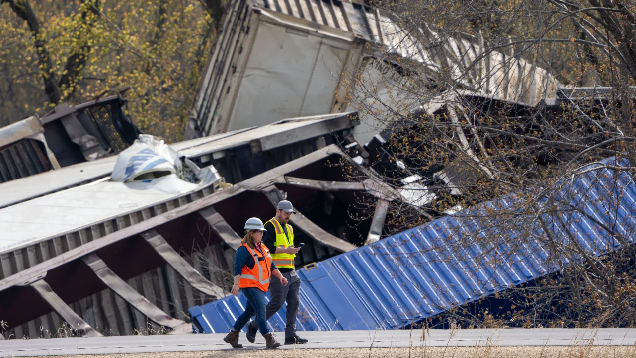 Train derailment in Wisconsin sends 2 containers into the Mississippi River, operator says