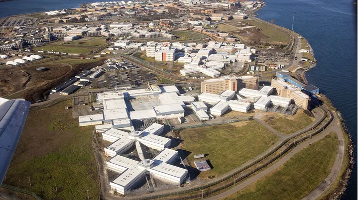 NYC may house illegal immigrants at infamous prison: ‘We are considering everything’