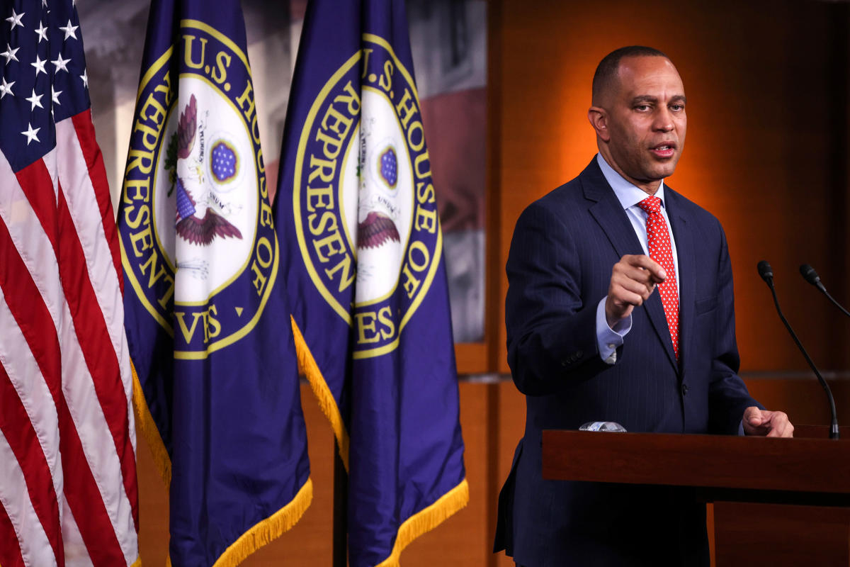 Jeffries won’t commit to a short-term debt ceiling deal, insists on clean increase