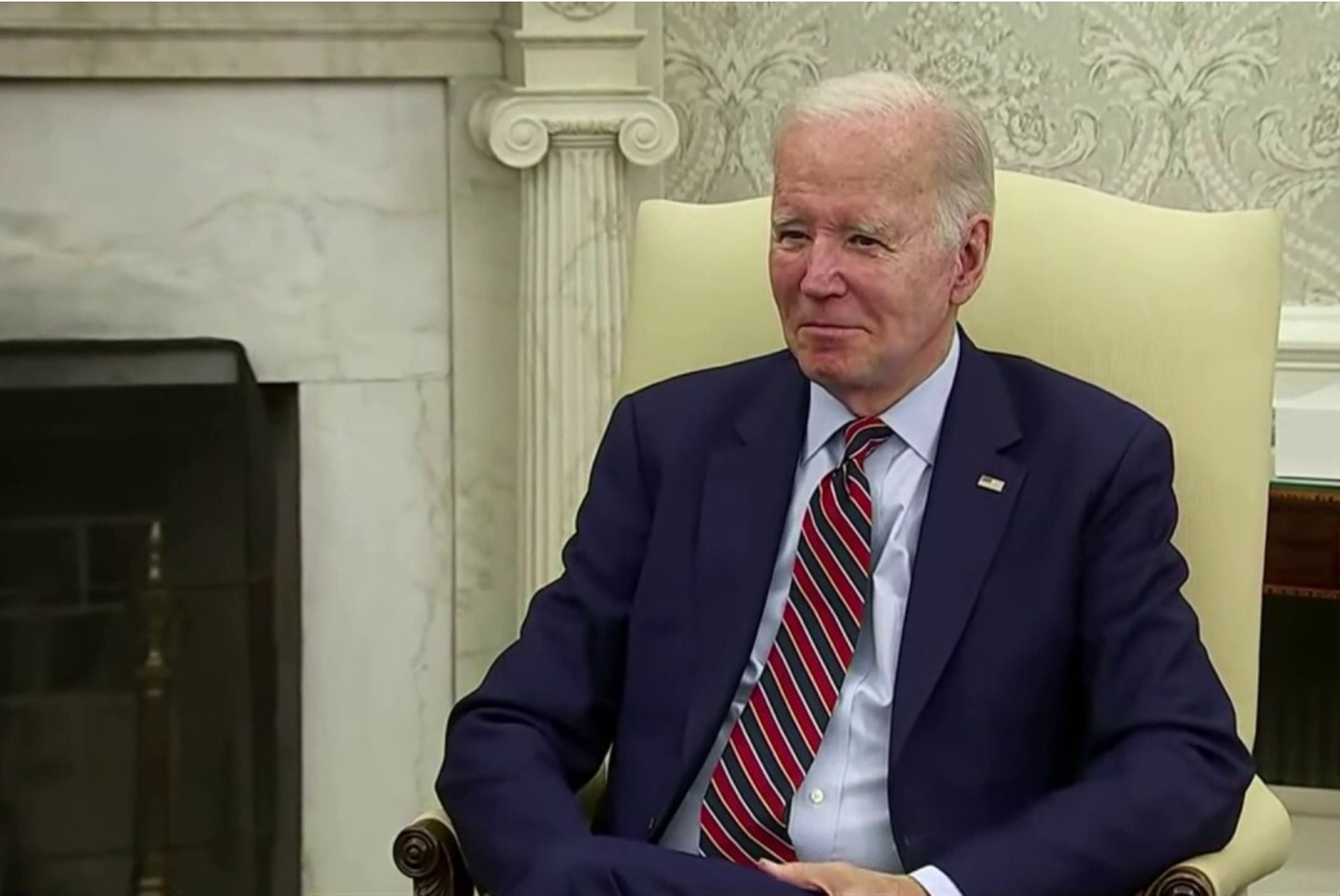 Biden takes zero questions, smiles silently as press is kicked out amid post-Title 42 chaos at border