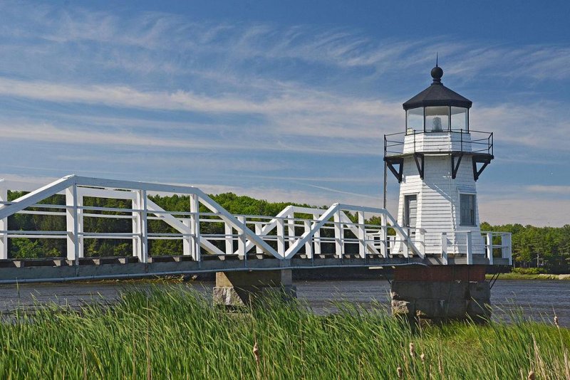 11 people injured after walkway collapsed during Maine Open Lighthouse Day