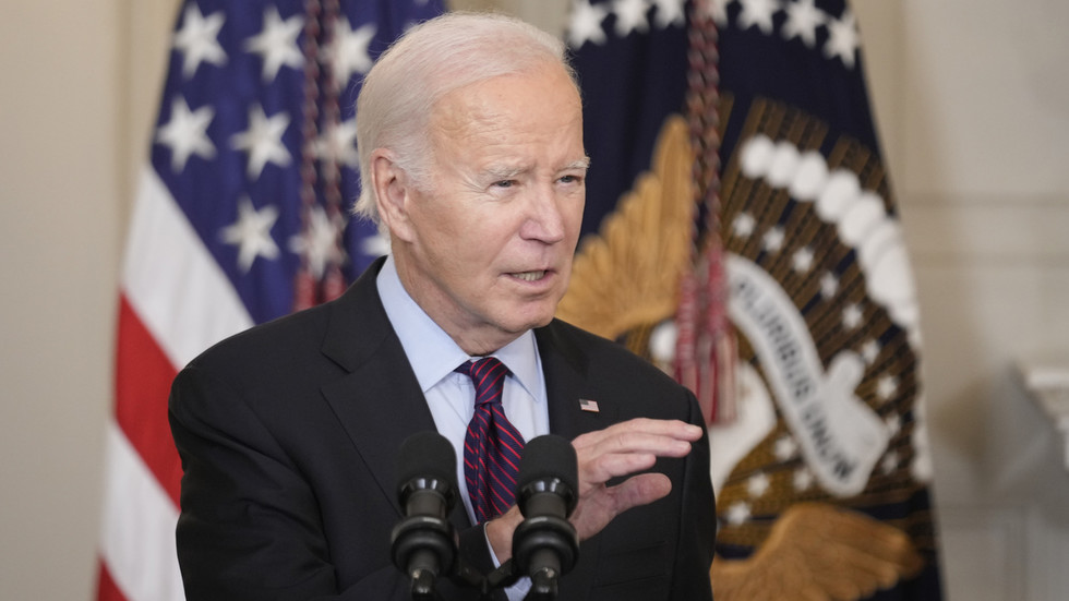 Biden threatens to veto Republican Israel aid package