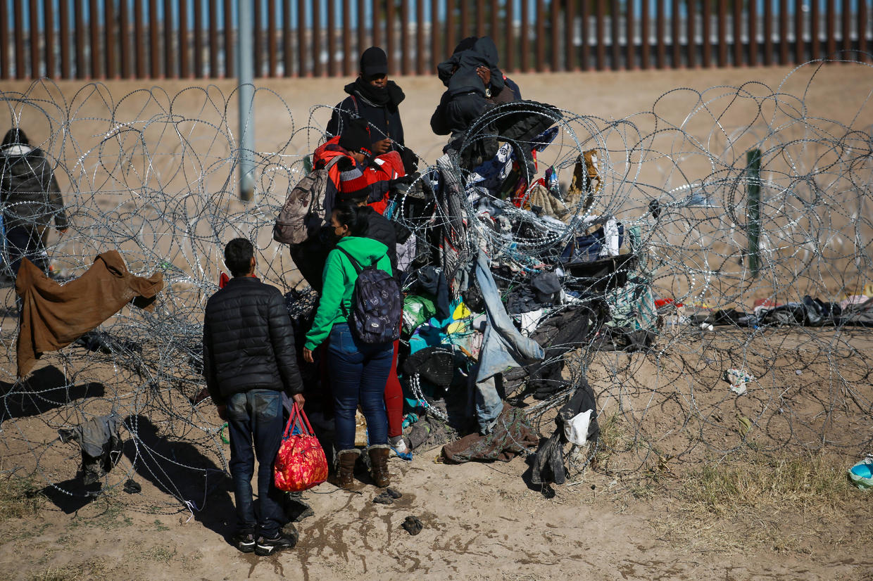 Migrant crossings at U.S. southern border reach record monthly high in December