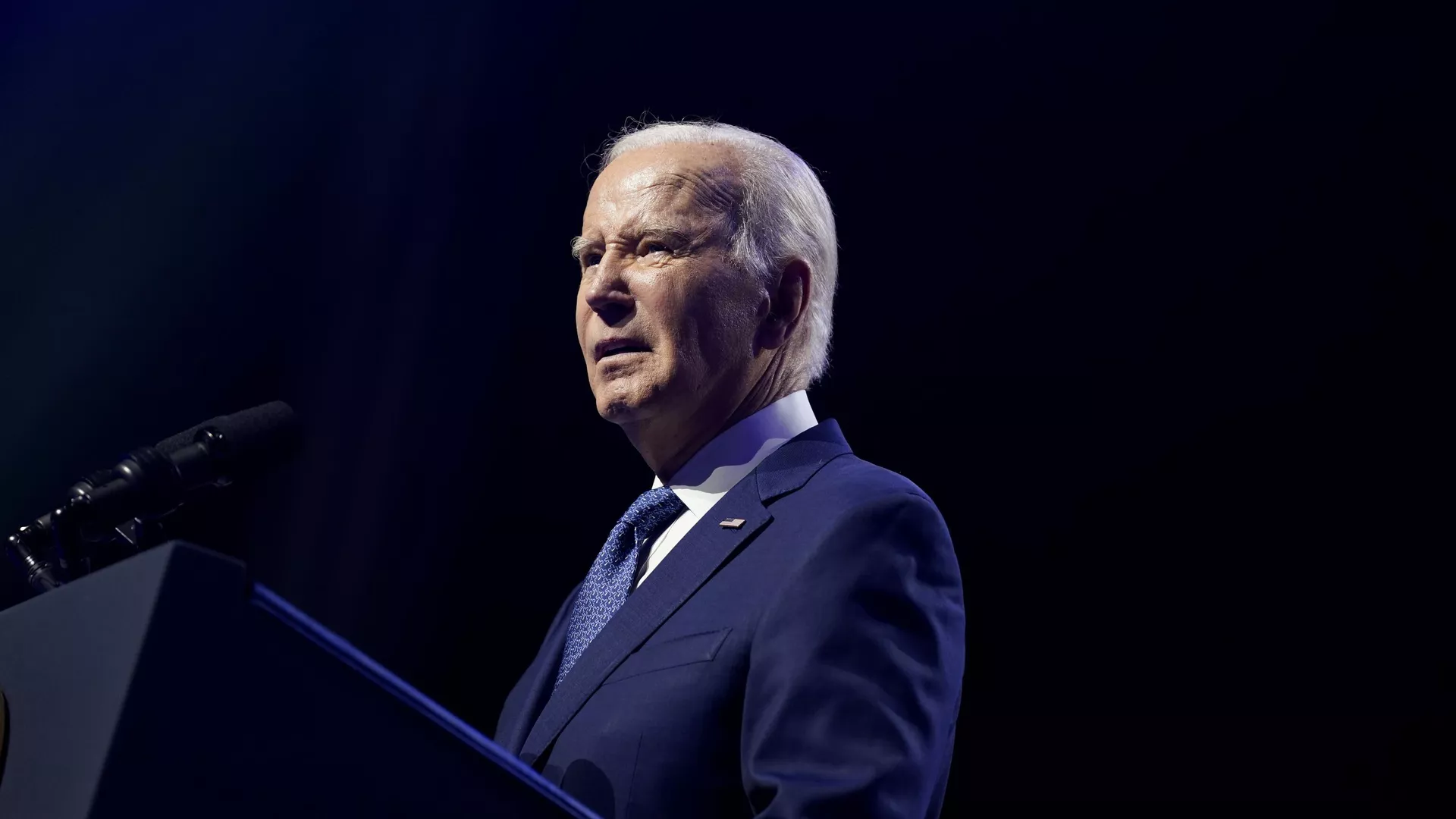 Biden claims Trump ’embraces political violence,’ plays down his poor polling