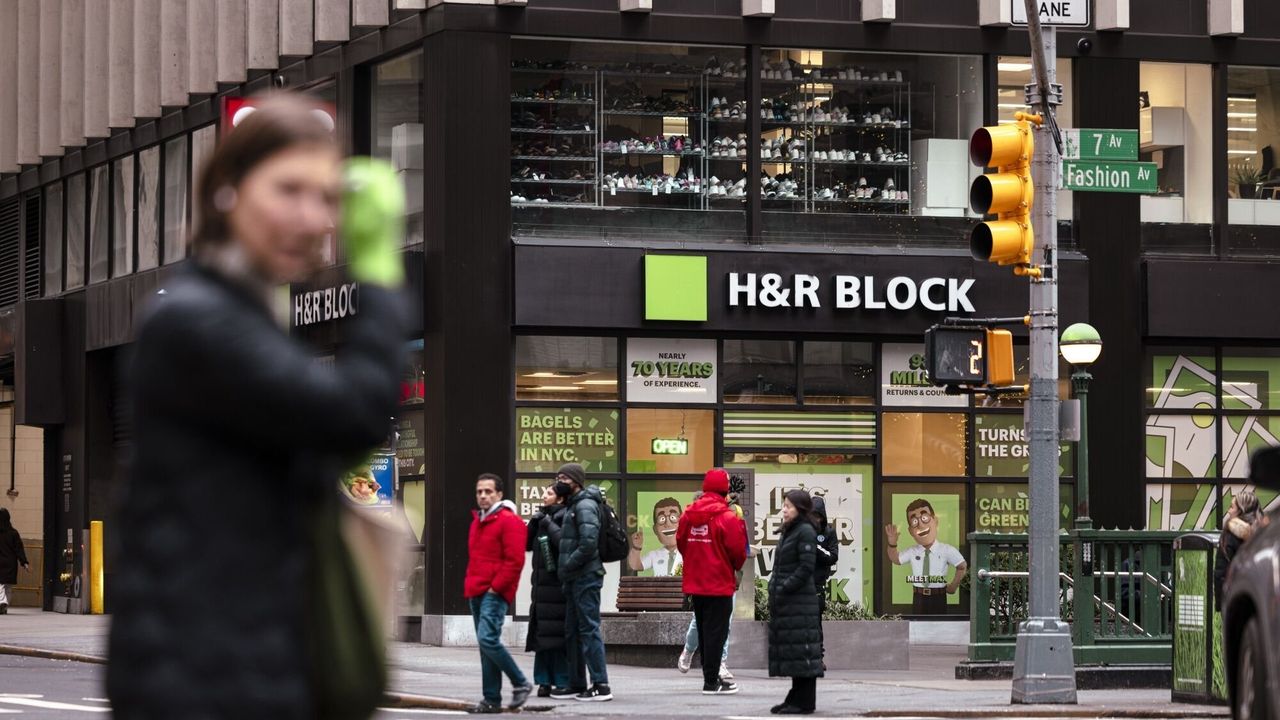 FTC files complaint against H&R Block for deceptive marketing, deleting tax data for downgrading