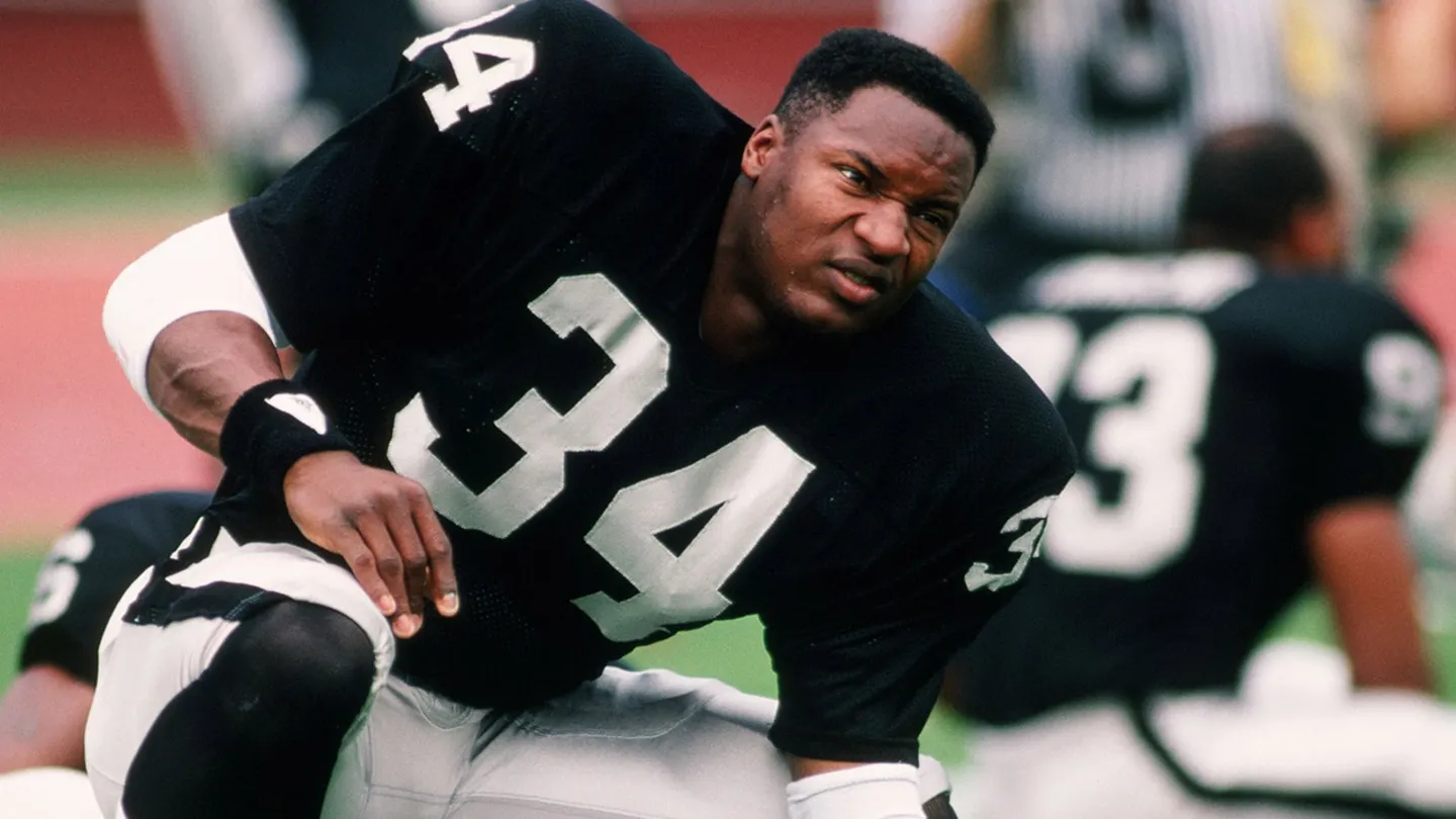 Bo Jackson awarded $21M in extortion case against niece and nephew