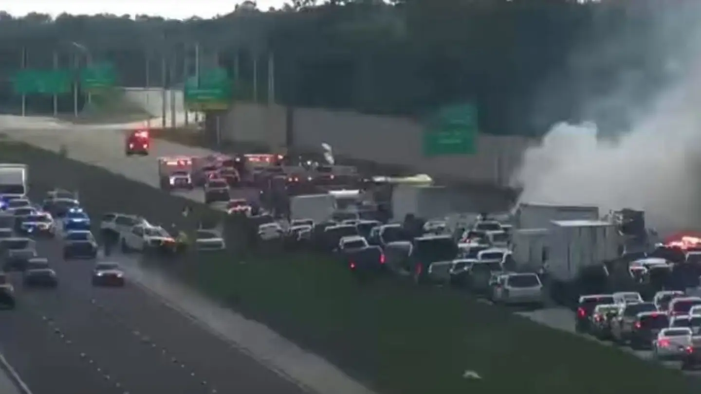 Plane crash on Florida interstate leaves at least 2 dead: sheriff’s office