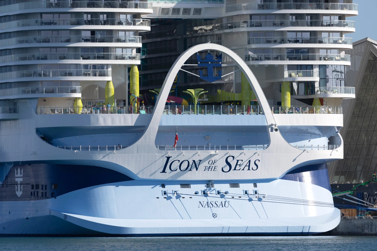 Crew on Icon of the Seas cruise ship rescue 14 people stranded at sea