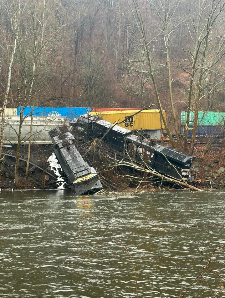 3 trains involved in collision, derailment in Pennsylvania’s Lehigh Valley: NTSB