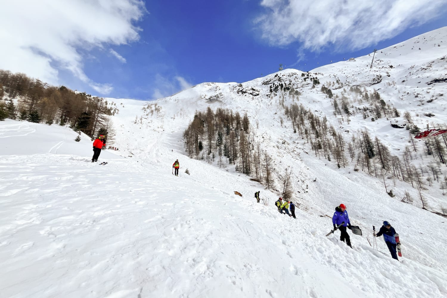 American teenager, 2 other people killed in avalanche near Swiss resort of Zermatt