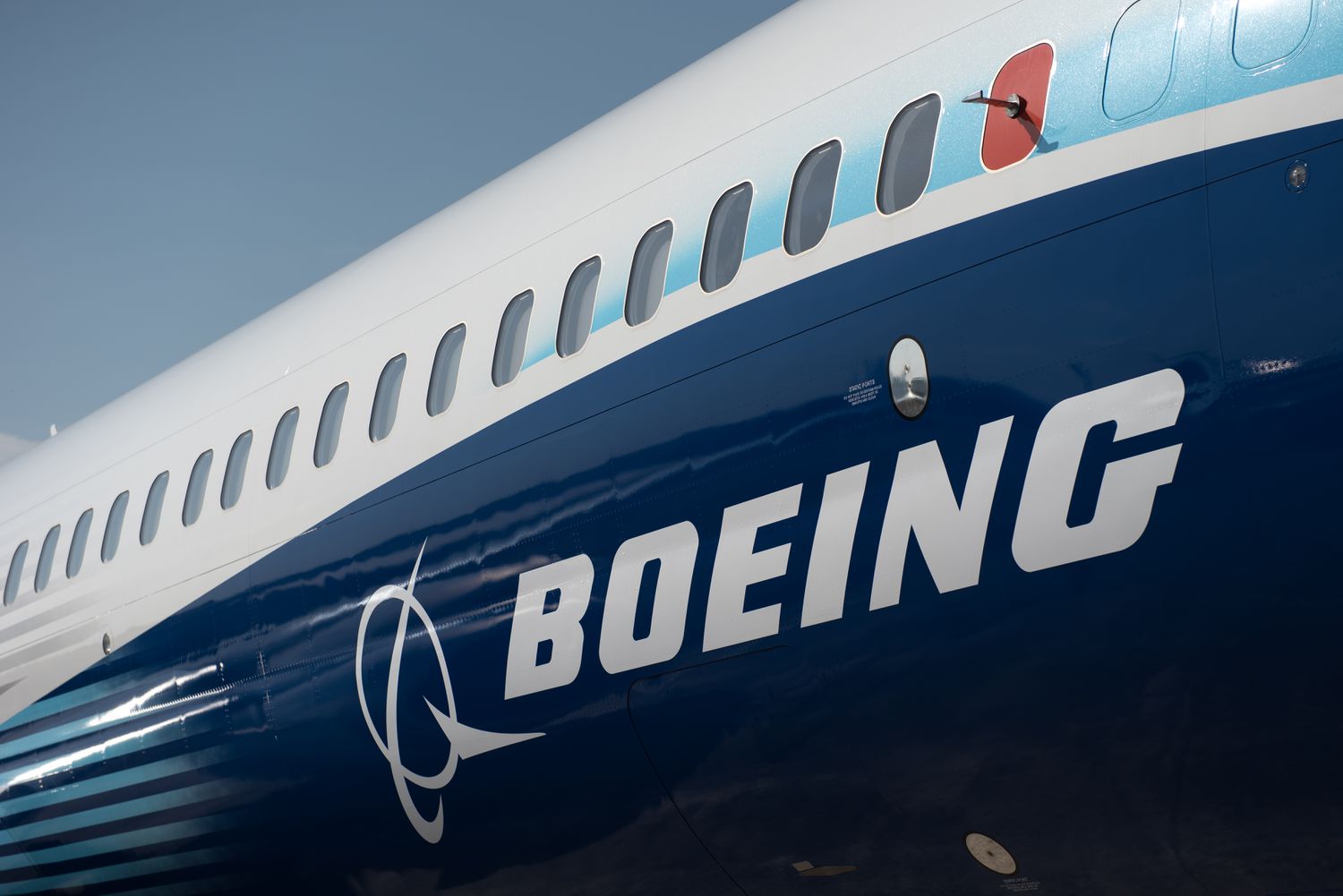 Multiple plane mishaps revive scrutiny on Boeing