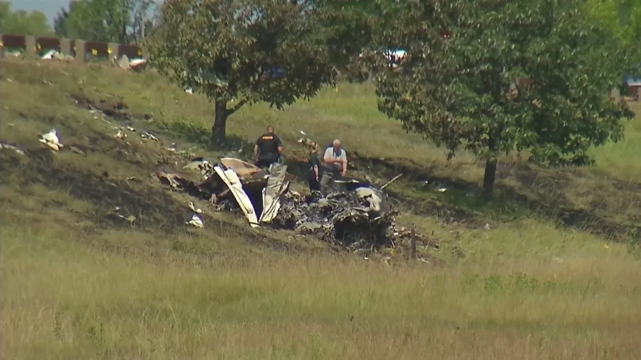 Plane crash near Ohio airport kills 3; federal authorities investigating