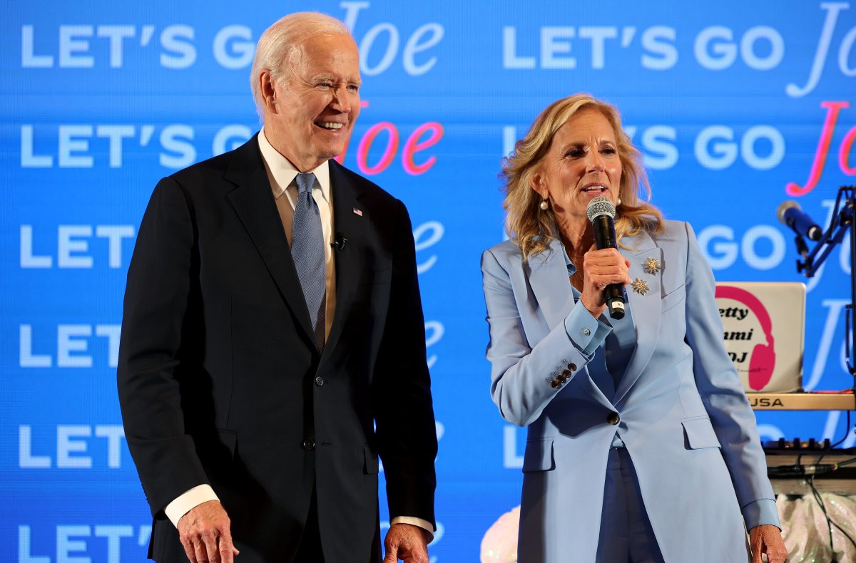 Joe and Jill Biden Dig in With Governors’ Support as Democrats Panic