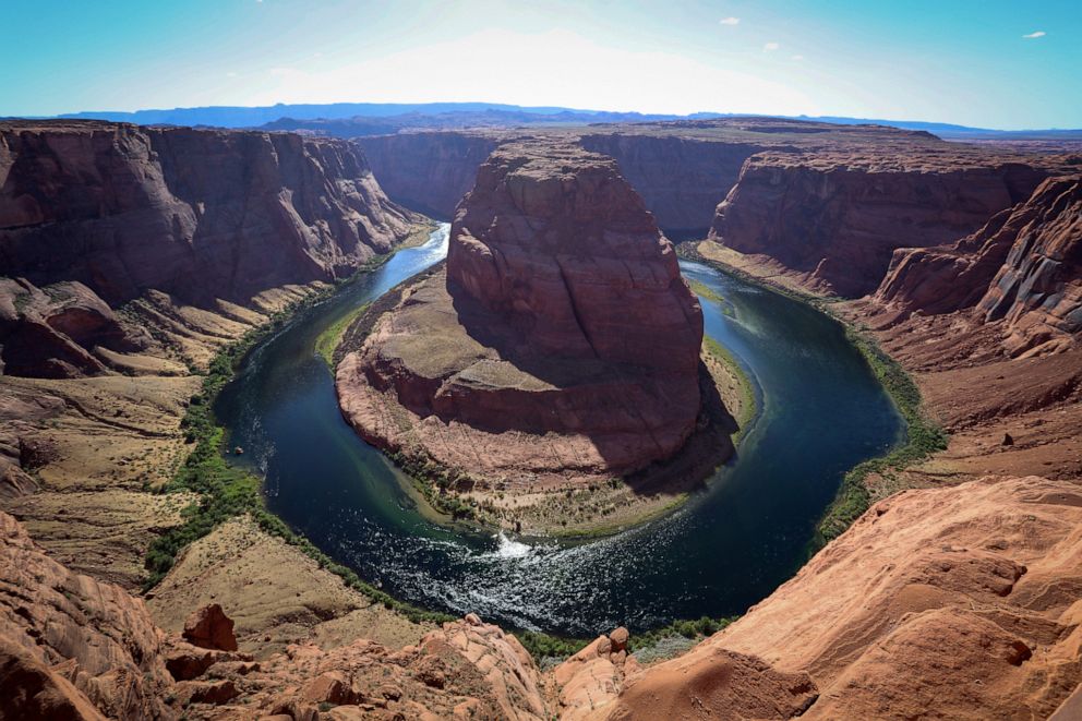 Lightning strike injures 2 near Horseshoe Bend in Arizona, National Park Service says