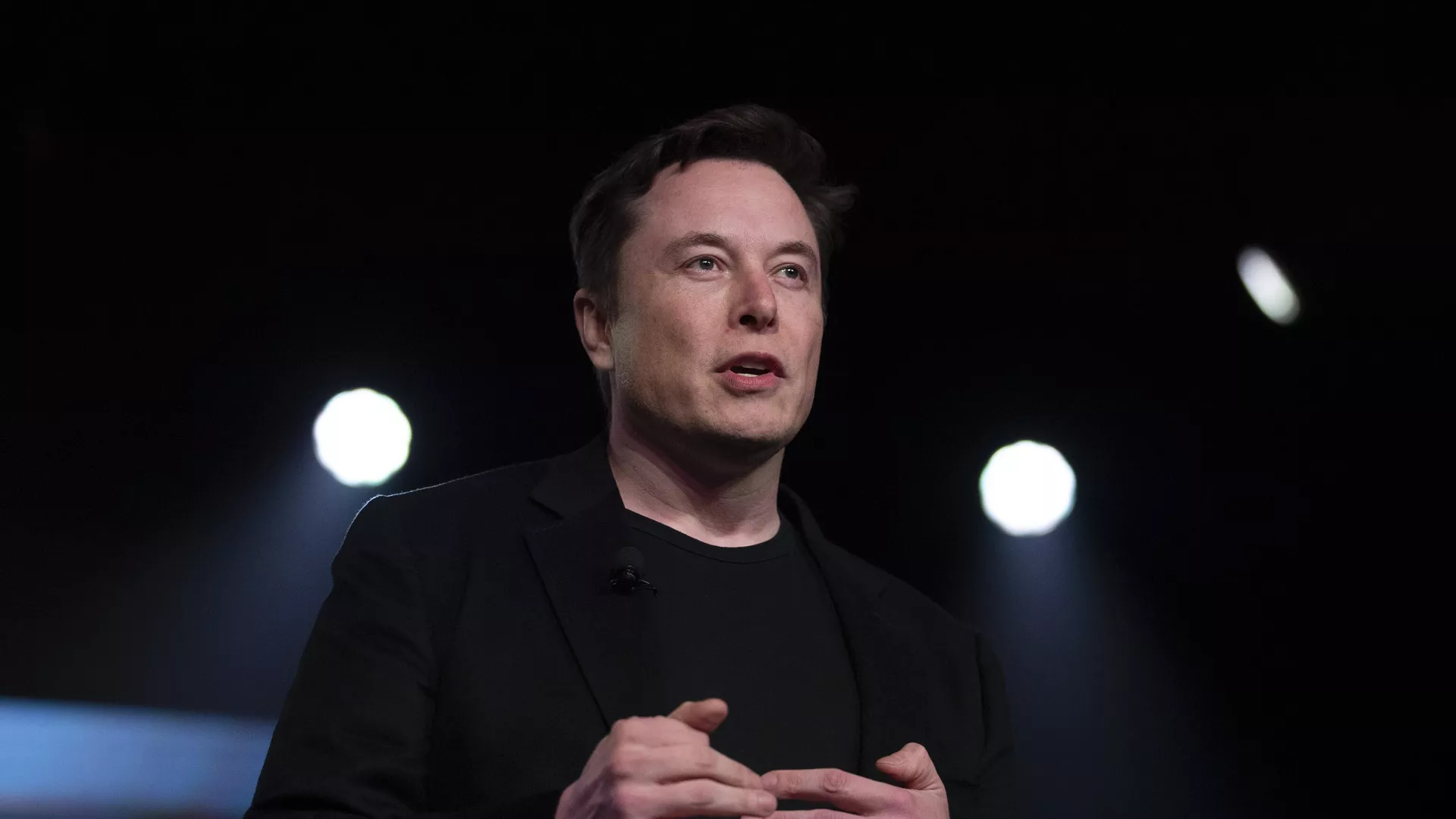 Musk calls US media a Democratic propaganda machine