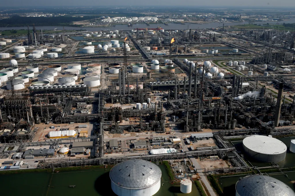 2 dead, 35 others affected after chemical release at PEMEX facility in Texas