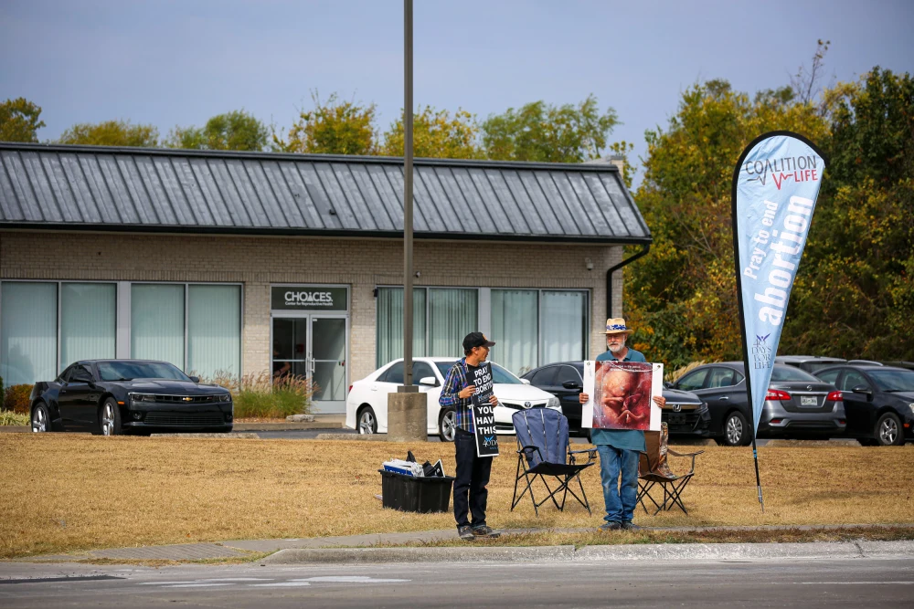 Supreme Court asked to nix abortion clinic ‘bubble zones’ for protesters