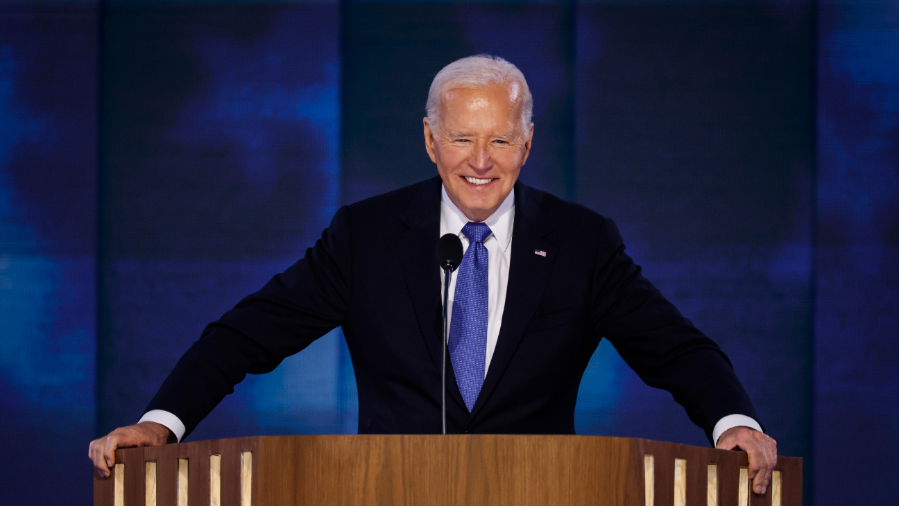 Biden boasts US global leadership at DNC holiday reception