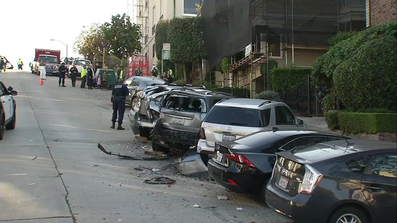 4 dead after dump truck driver strikes crew of utility workers: Police