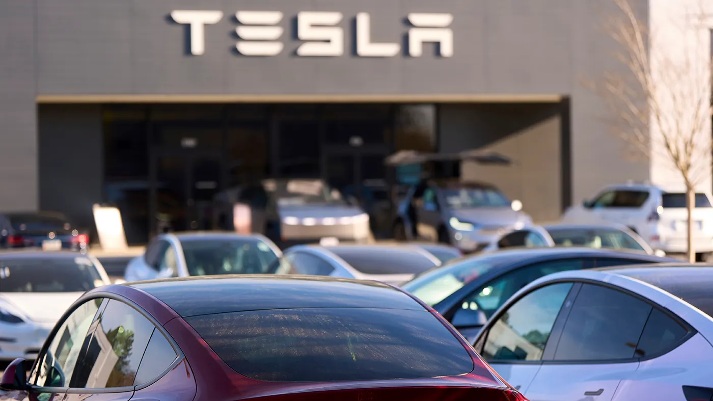 Tesla earnings plunge 71 percent in first quarter