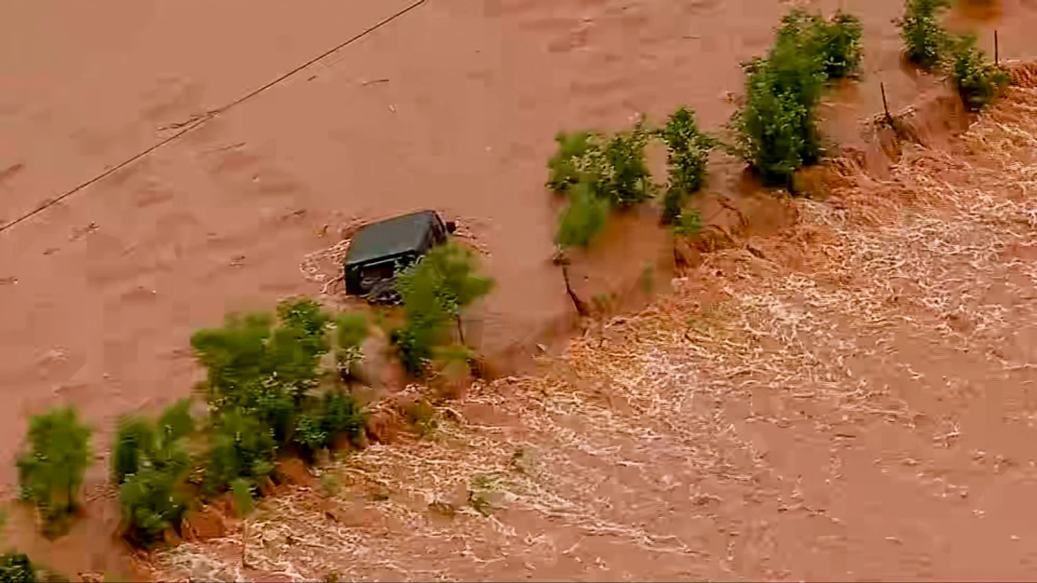 1 dead in flooding in Oklahoma as downpours hit region