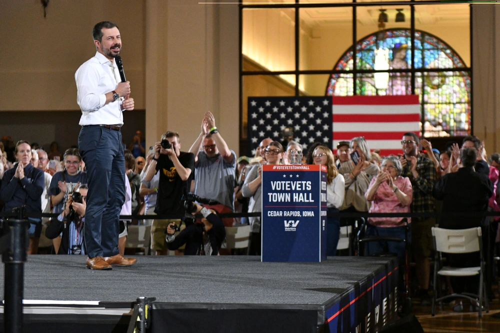 Pete Buttigieg hammers Trump at Iowa town hall amid 2028 presidential speculation