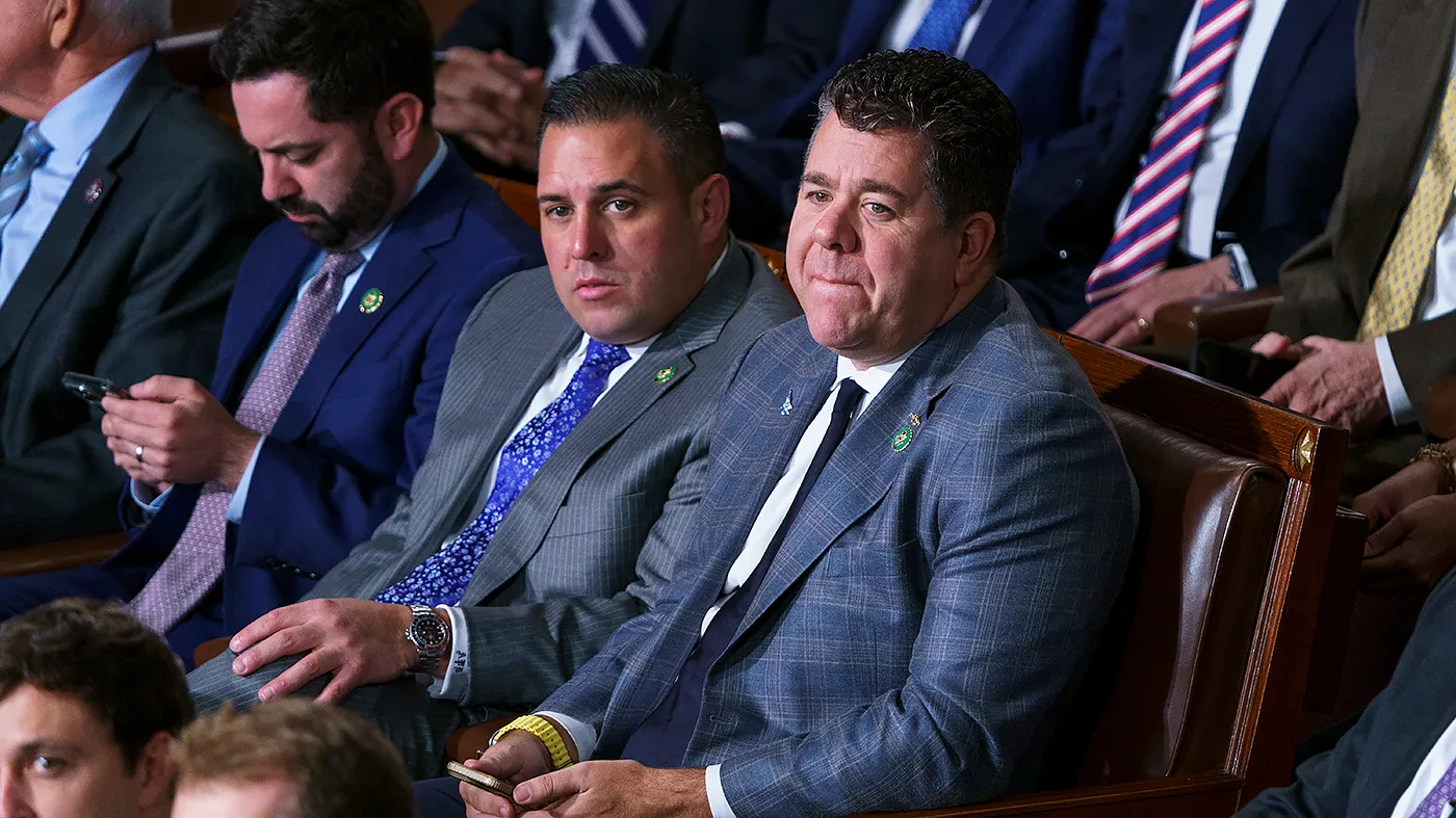 GOP moderates send warning shot to Republican leaders