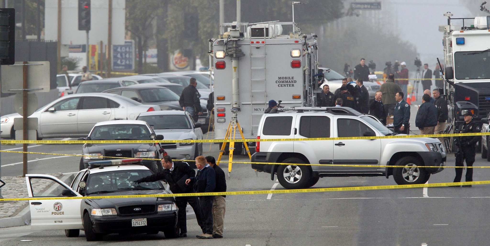 Officer ‘ambushed’ in Santa Monica after approaching suspect wanted in another shooting: Police