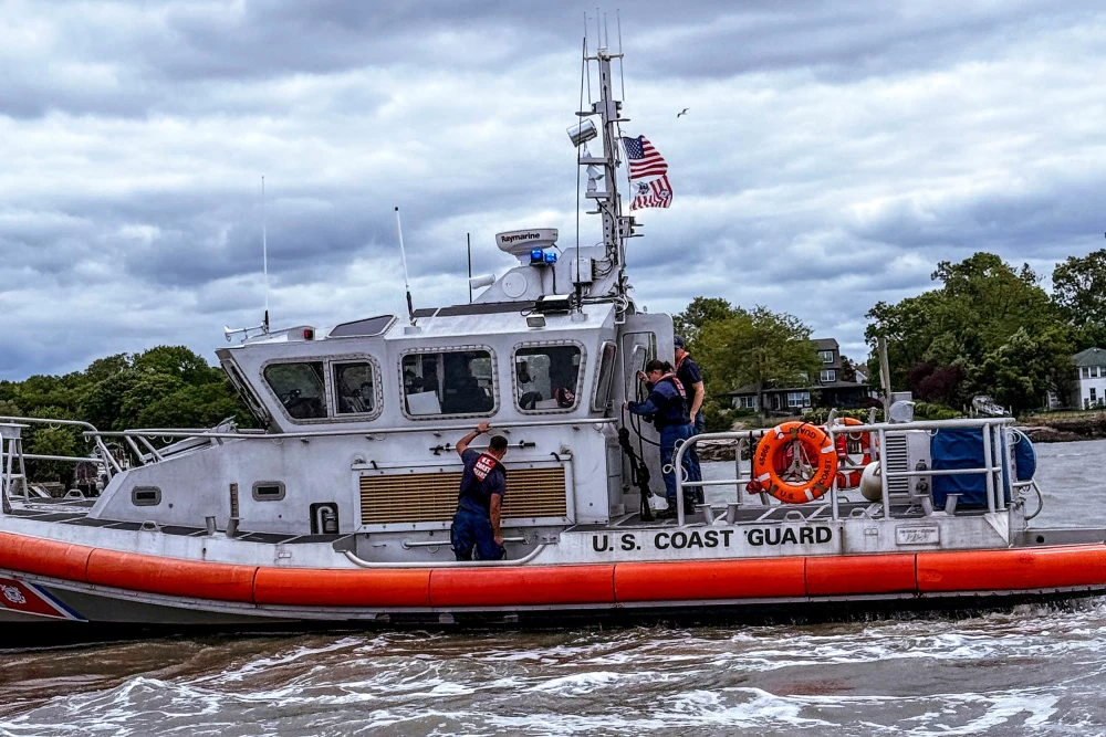 Pilot lands small plane in Long Island Sound, calls 911 to report location before rescue