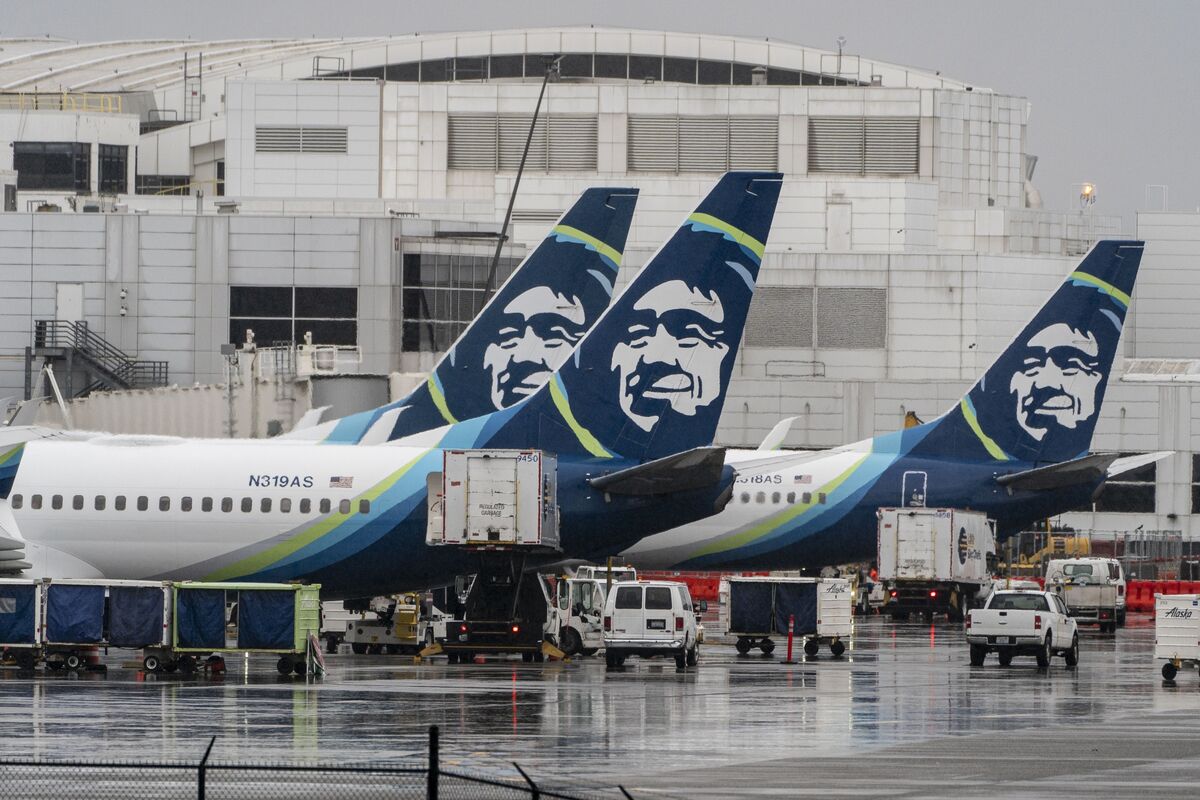 Alaska Airlines resumes operations after all flights grounded due to an IT outage, the airline says