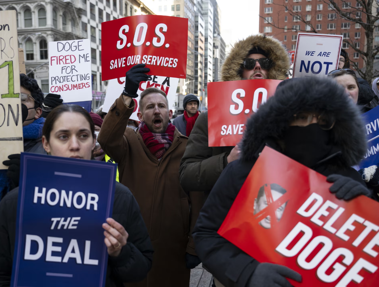 US supreme court clears way for Trump officials to resume mass government firings