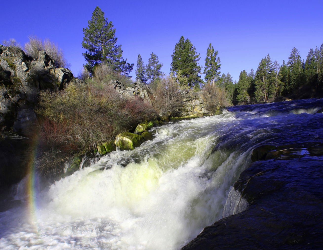One dead and two missing after six people swept down waterfall in Oregon