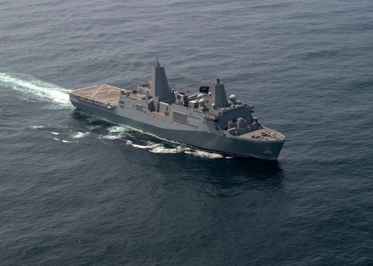 Fire on US warship off Japan injures 2 sailors before being extinguished