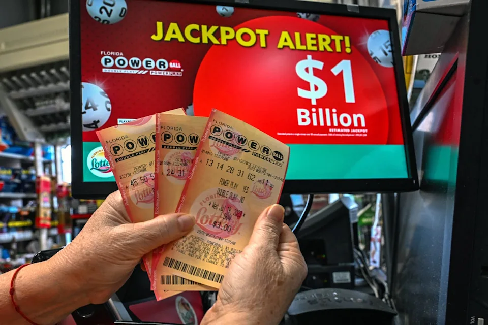 Powerball jackpot grows to $1.1B after no ticket matches all numbers in Saturday’s drawing