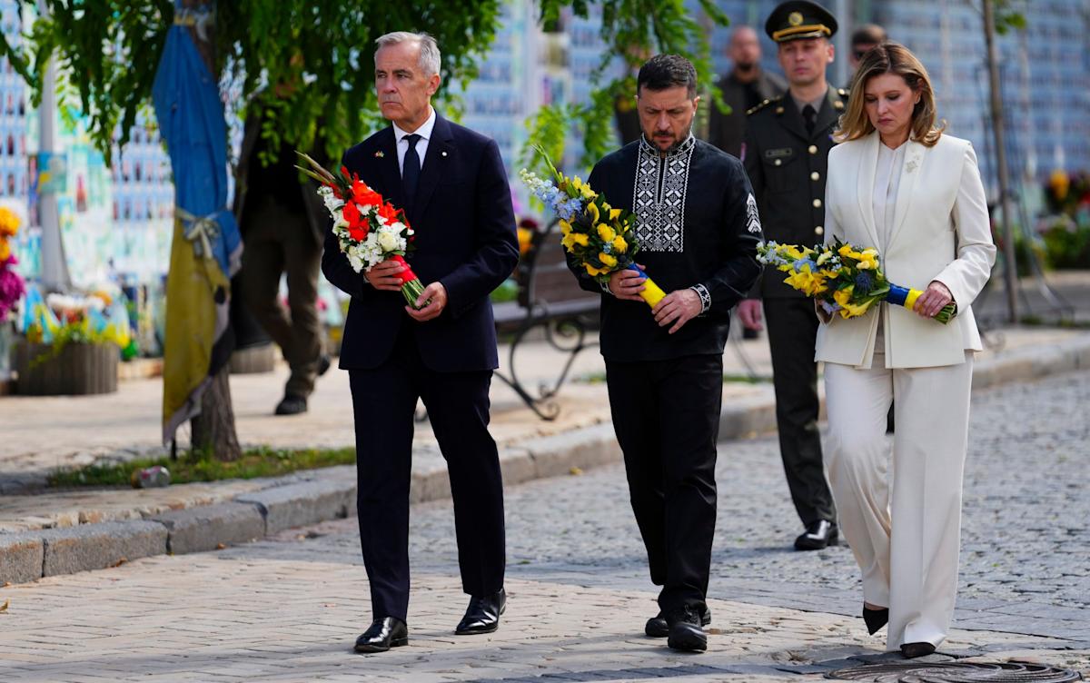 Canadian prime minister visits Ukraine, leaves door open to possibility of sending troops