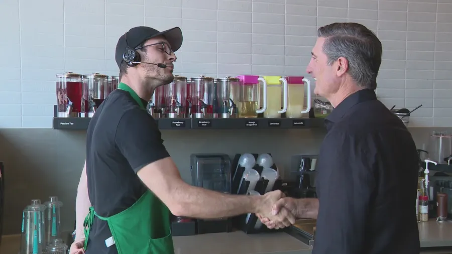 Starbucks CEO sets goals of 4 minute coffee, becoming ‘world’s greatest customer service company again’