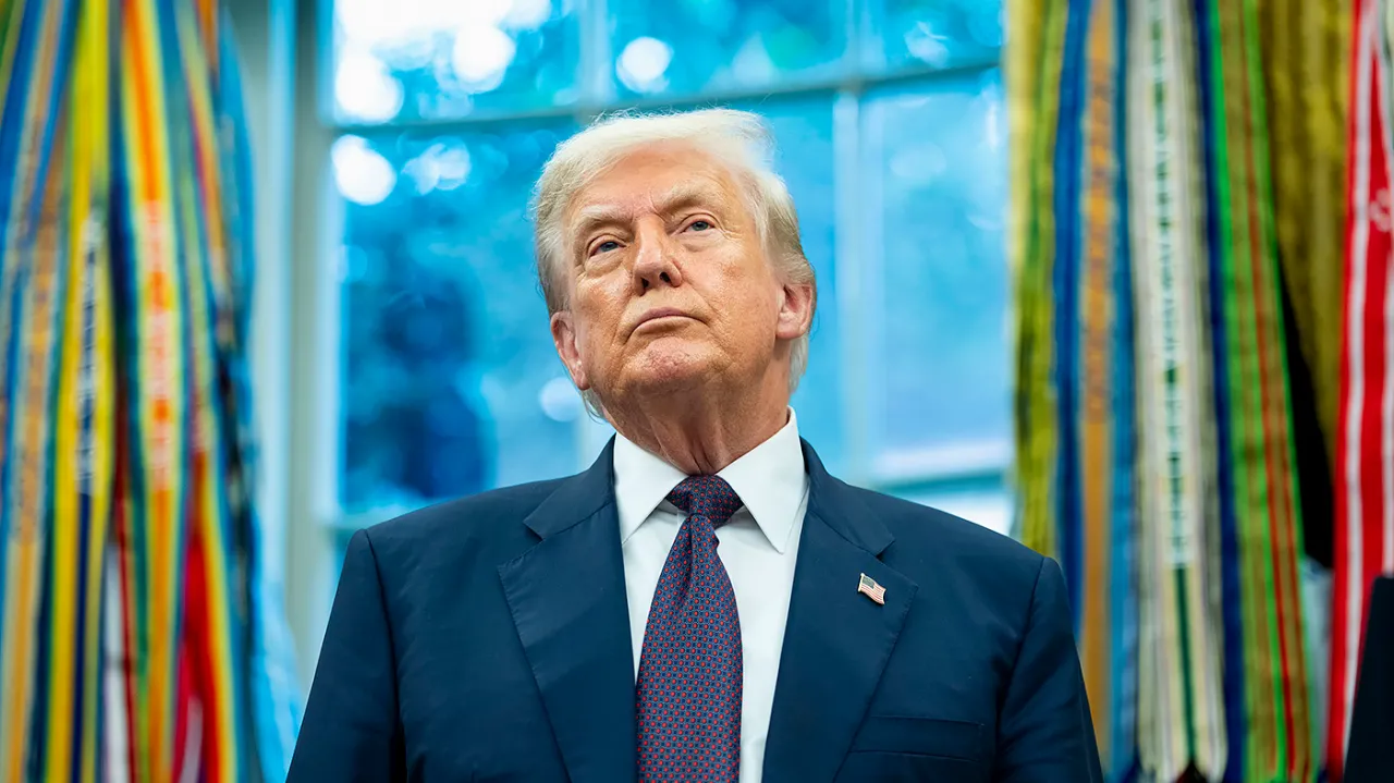 Trump ups aggressive redistricting war with call for new census