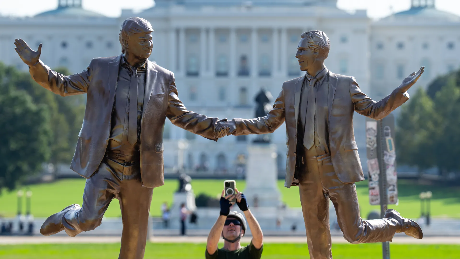 New statue on National Mall celebrates ‘long-lasting bond’ between Trump and Epstein