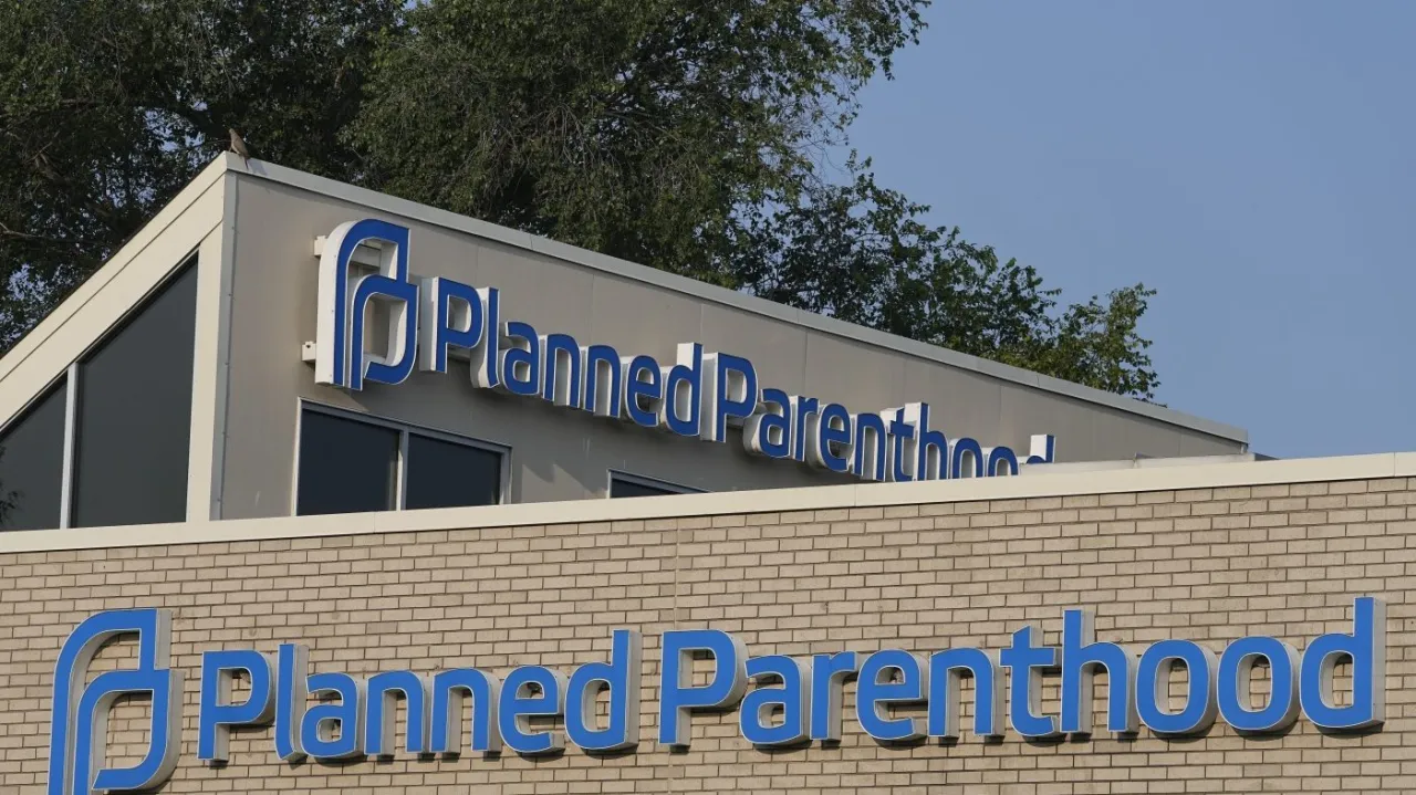 Wisconsin Planned Parenthood clinics to pause abortion appointments, citing Trump tax law