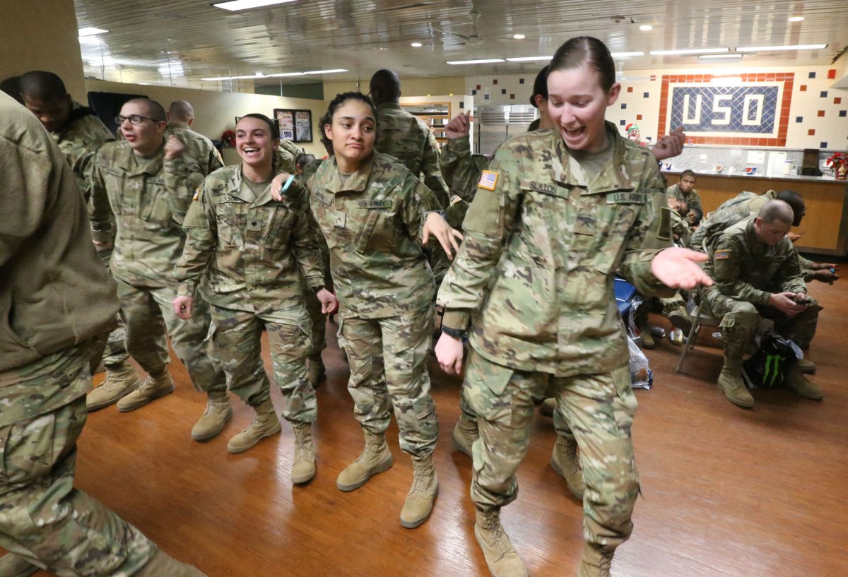 Pentagon disbands advisory committee on women in military