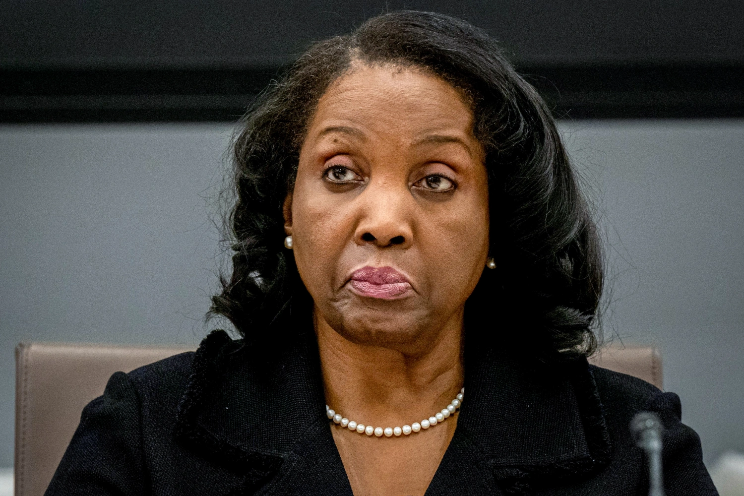 Appeals court blocks Trump from removing Lisa Cook from the Federal Reserve board before interest rate meeting