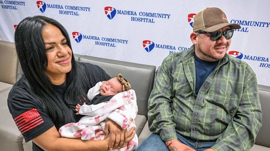 Mom of 2 shares ovarian cancer diagnosis after thinking she had sinus infection