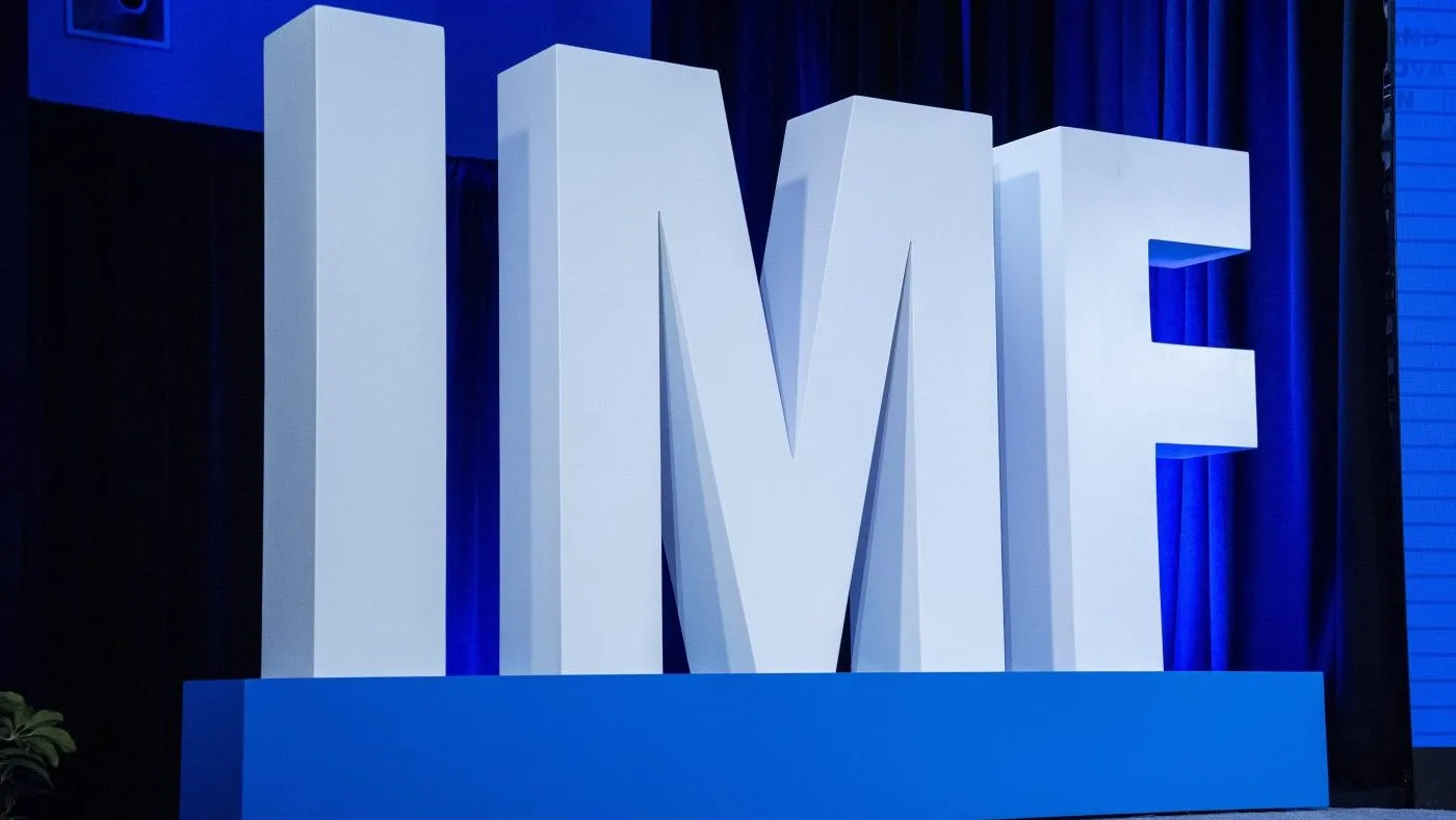 IMF sees strains in US economy