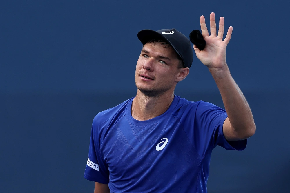 CEO apologizes for snatching a hat Kamil Majchrzak signed for a child at U.S. Open